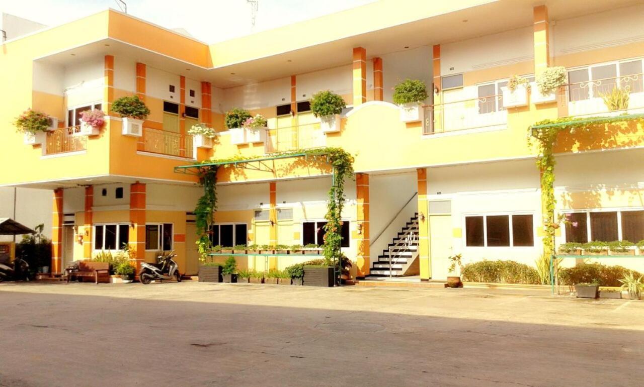 Hotel Kencana Rembang Εξωτερικό φωτογραφία