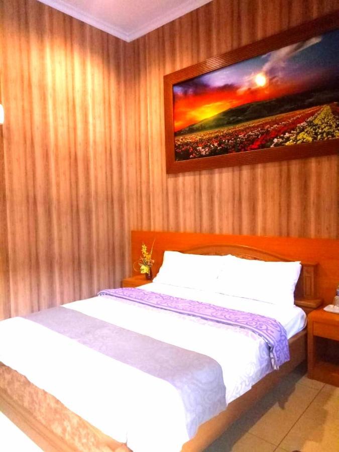 Hotel Kencana Rembang Εξωτερικό φωτογραφία